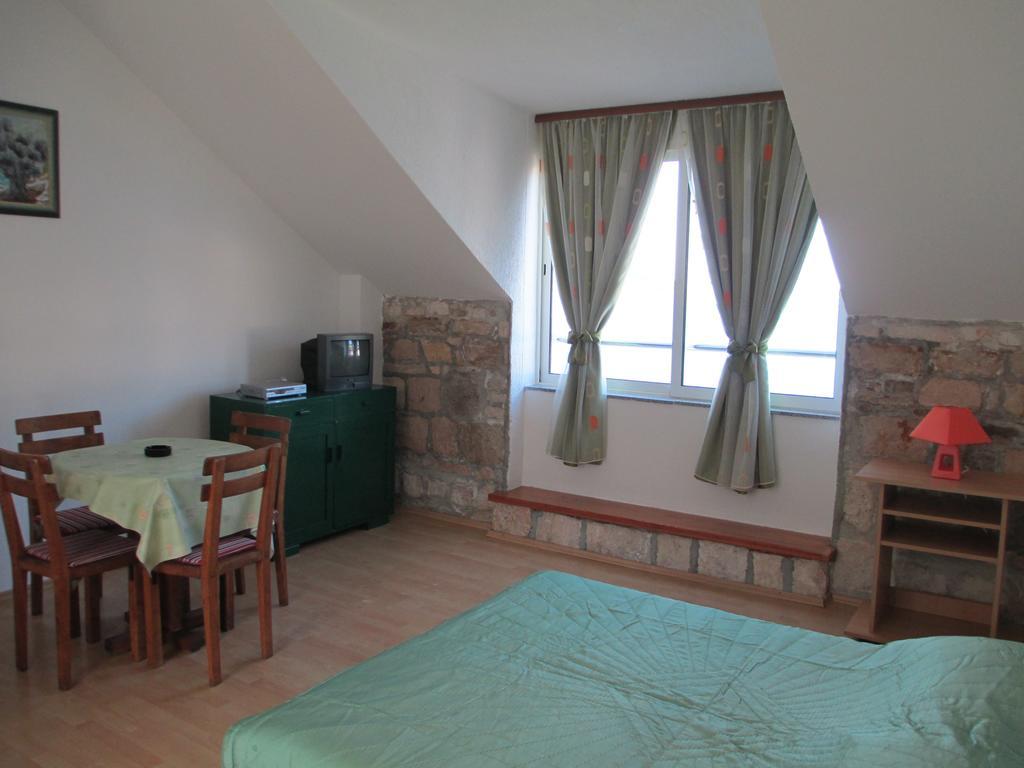 Apartments Acalinovic Vis Phòng bức ảnh