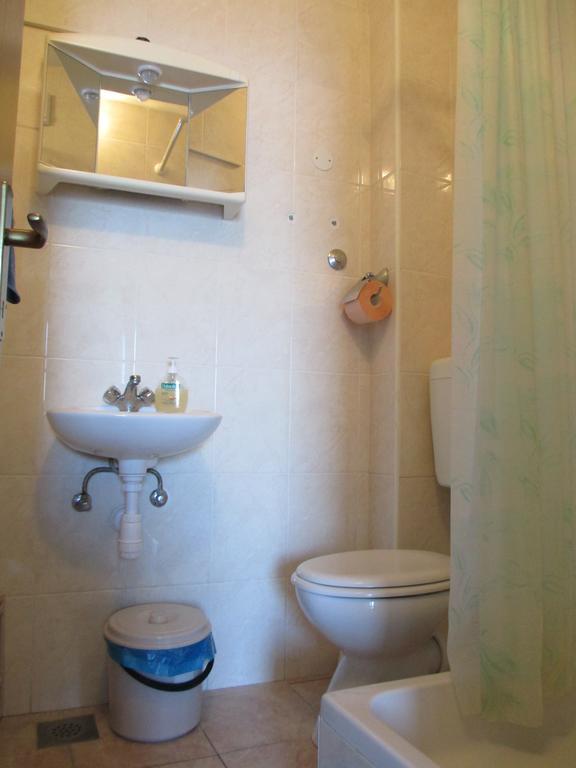 Apartments Acalinovic Vis Phòng bức ảnh