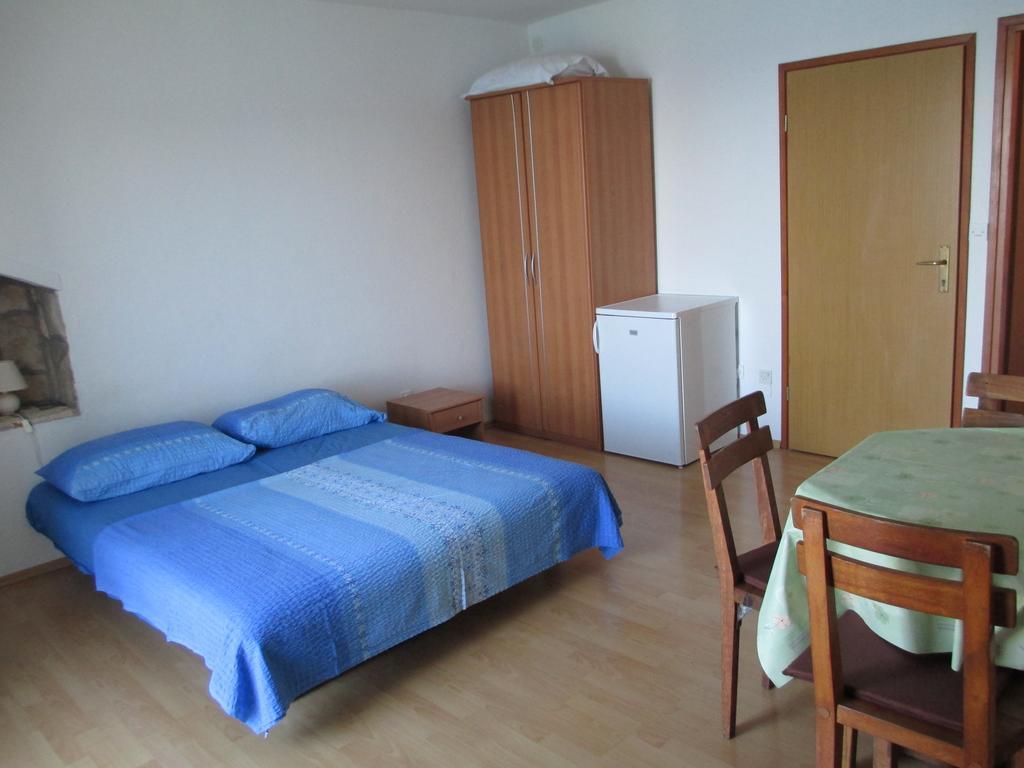 Apartments Acalinovic Vis Phòng bức ảnh
